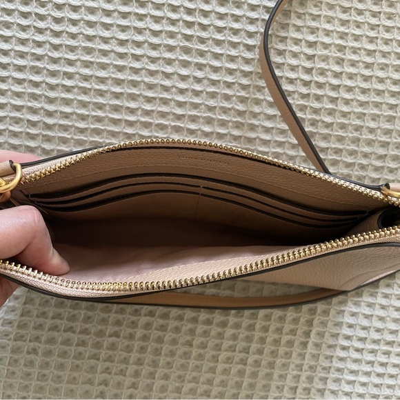 Tory Burch Carson Leather Handbag in Blush and Gold - Picture 4 of 4